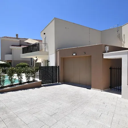 Tatil Evi Delilah Mit Privatem Pool *