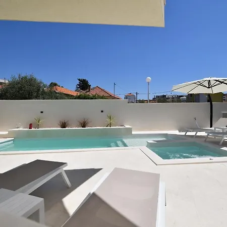Delilah Mit Privatem Pool Tatil Evi