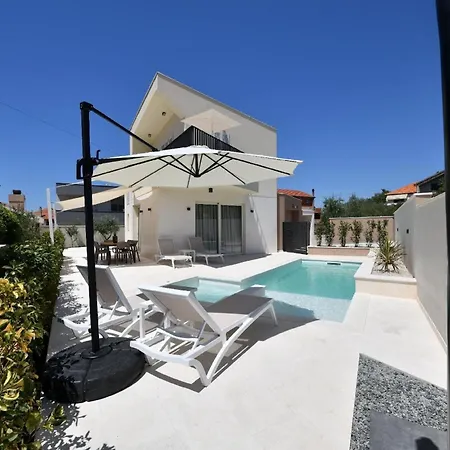 Delilah Mit Privatem Pool Tatil Evi