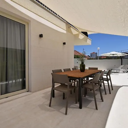 Tatil Evi Delilah Mit Privatem Pool *