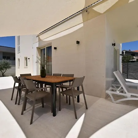 Delilah Mit Privatem Pool Feriehus